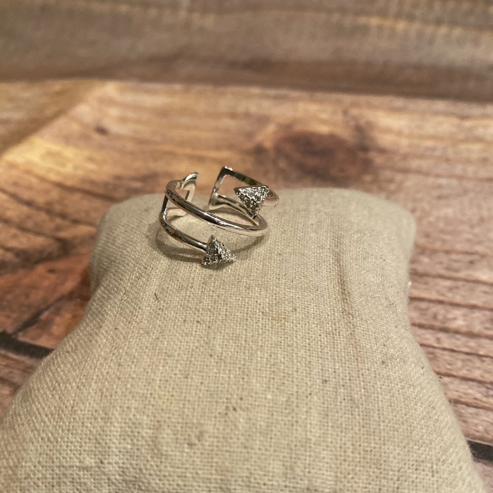 Stella & Dot Winding Arrow Ring